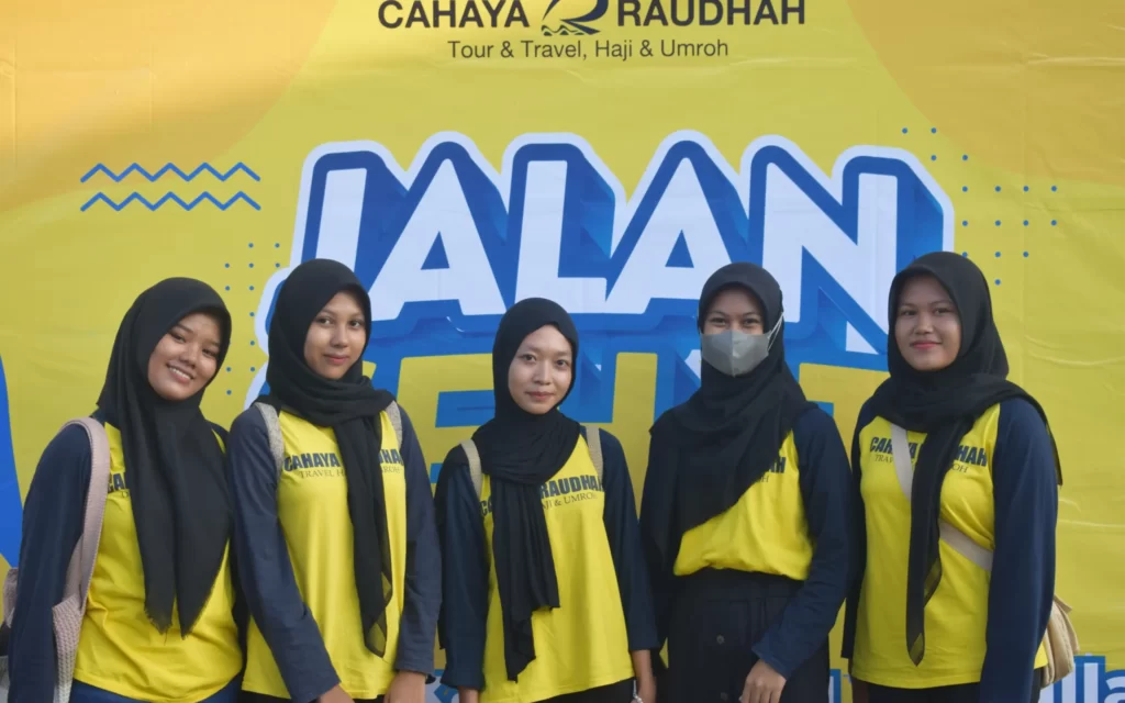 Peserta Jalan Sehat Cahaya Raudhah